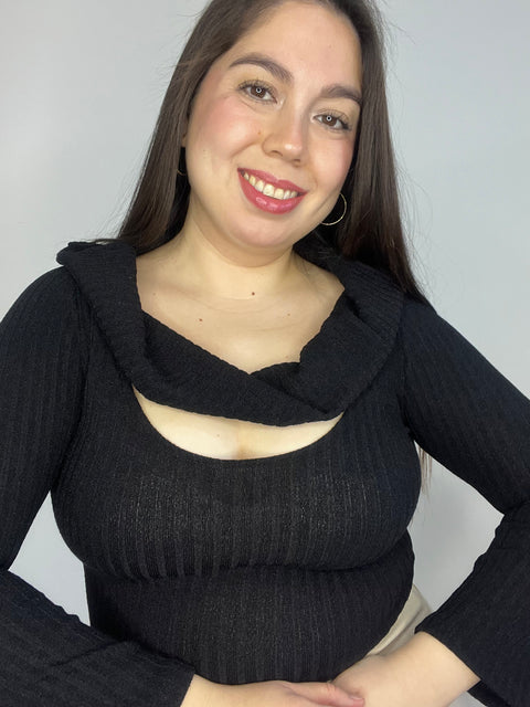 Top Cuello Ojal Negro