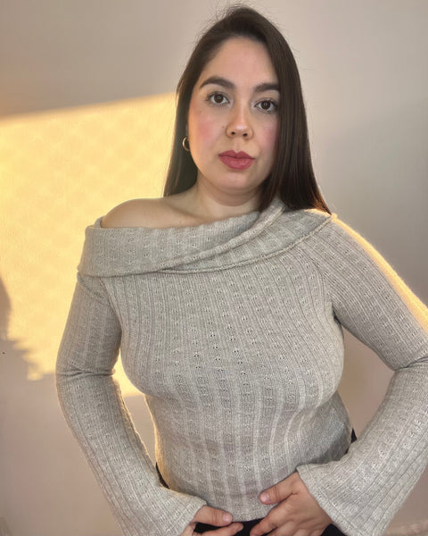 Polera Cuello Bote Nudo
