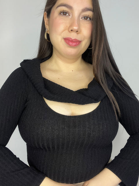 Top Cuello Ojal Negro