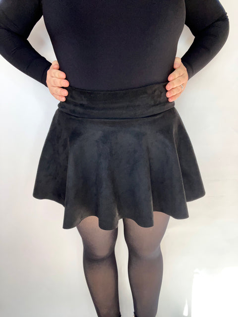 Falda Short Tableada Gamuza