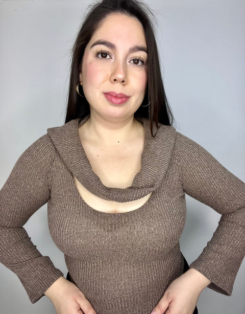 Top Cuello Ojal Café Arena