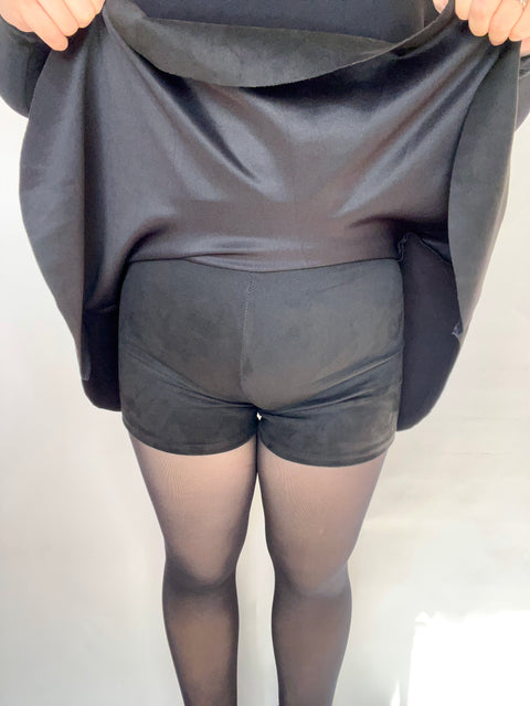 Falda Short Tableada Gamuza