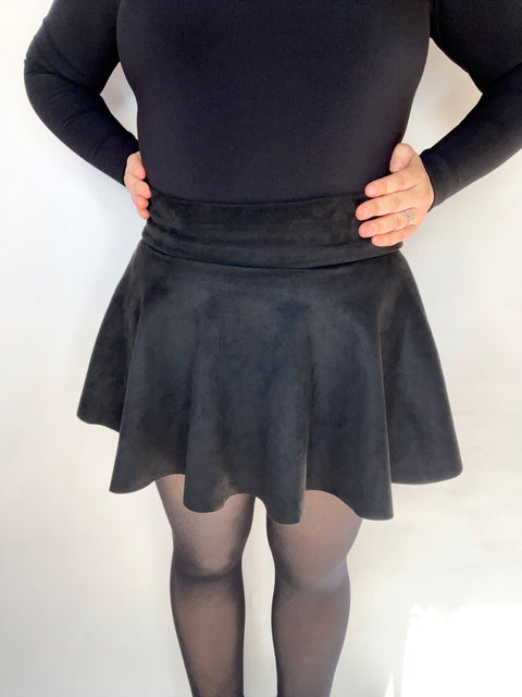 Falda Short Tableada Gamuza