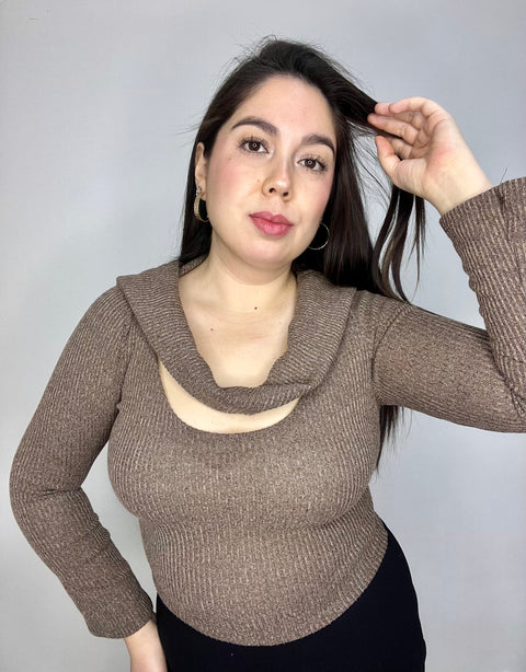 Top Cuello Ojal Café Arena