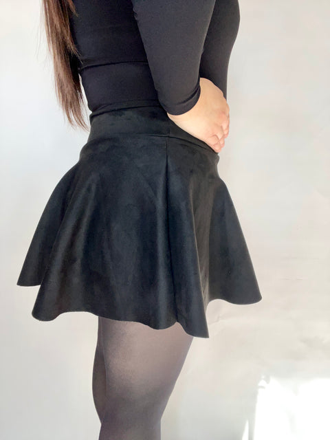 Falda Short Tableada Gamuza