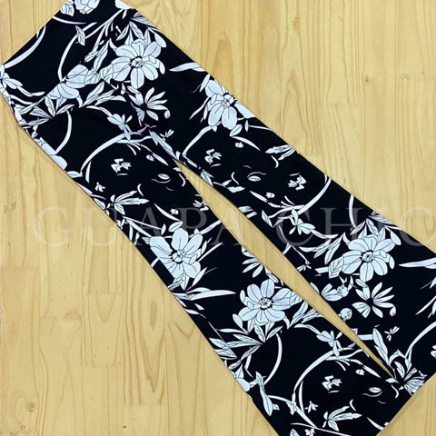Flare Negro Flores Blancas